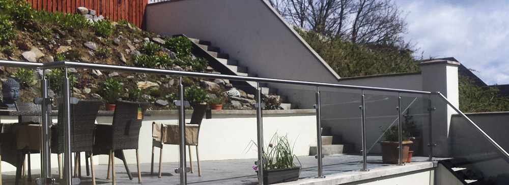 Glass Railing: Panel Railing for Stairs, Decks, & Balconies