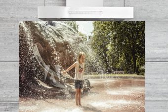 Kitchen Splashback Girl in Water Fountain