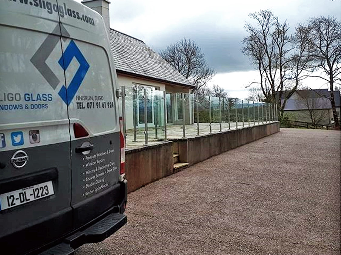 glass, balustrade, post system, sligo, balcony, windbreaks