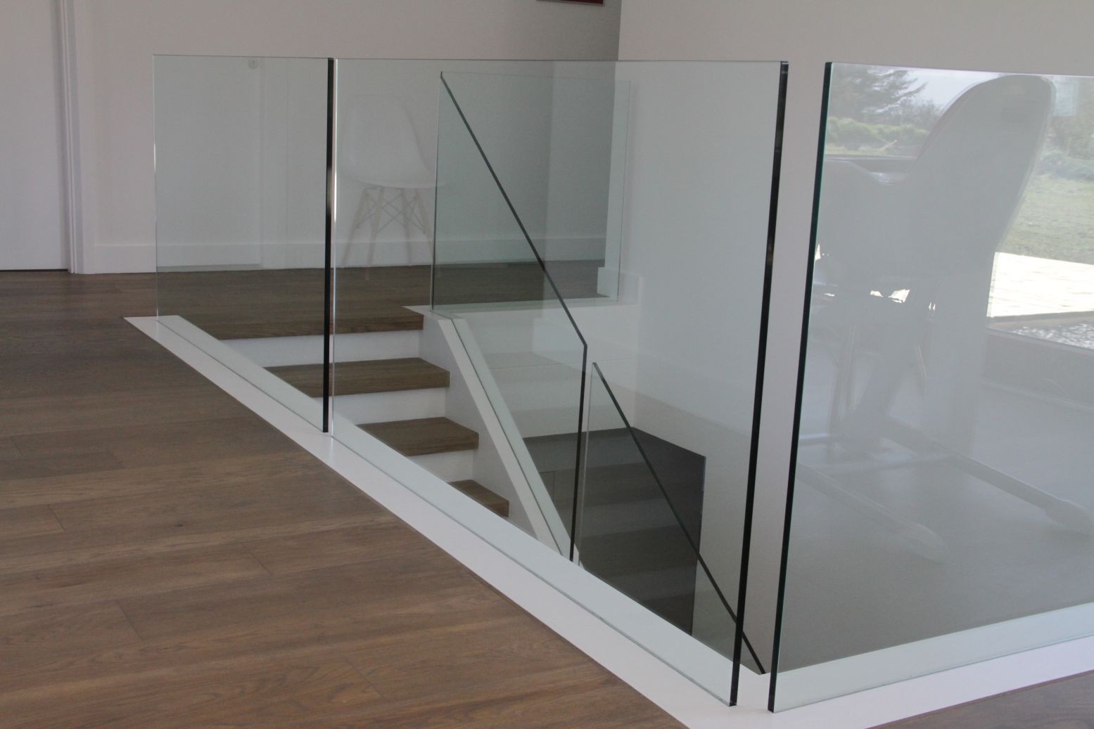 Recessed Glass on Landing Recessed Glass on Landing