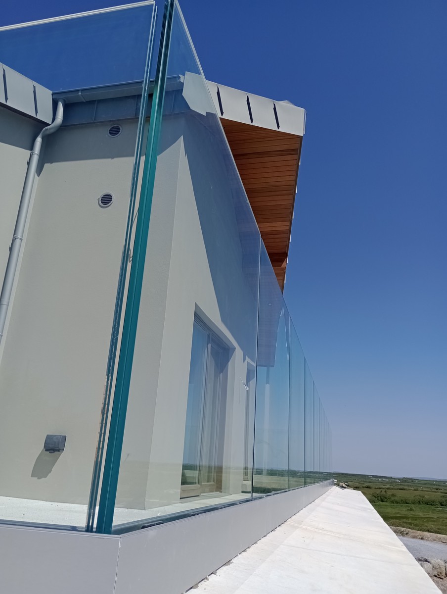 Crystal viewlaminated glass